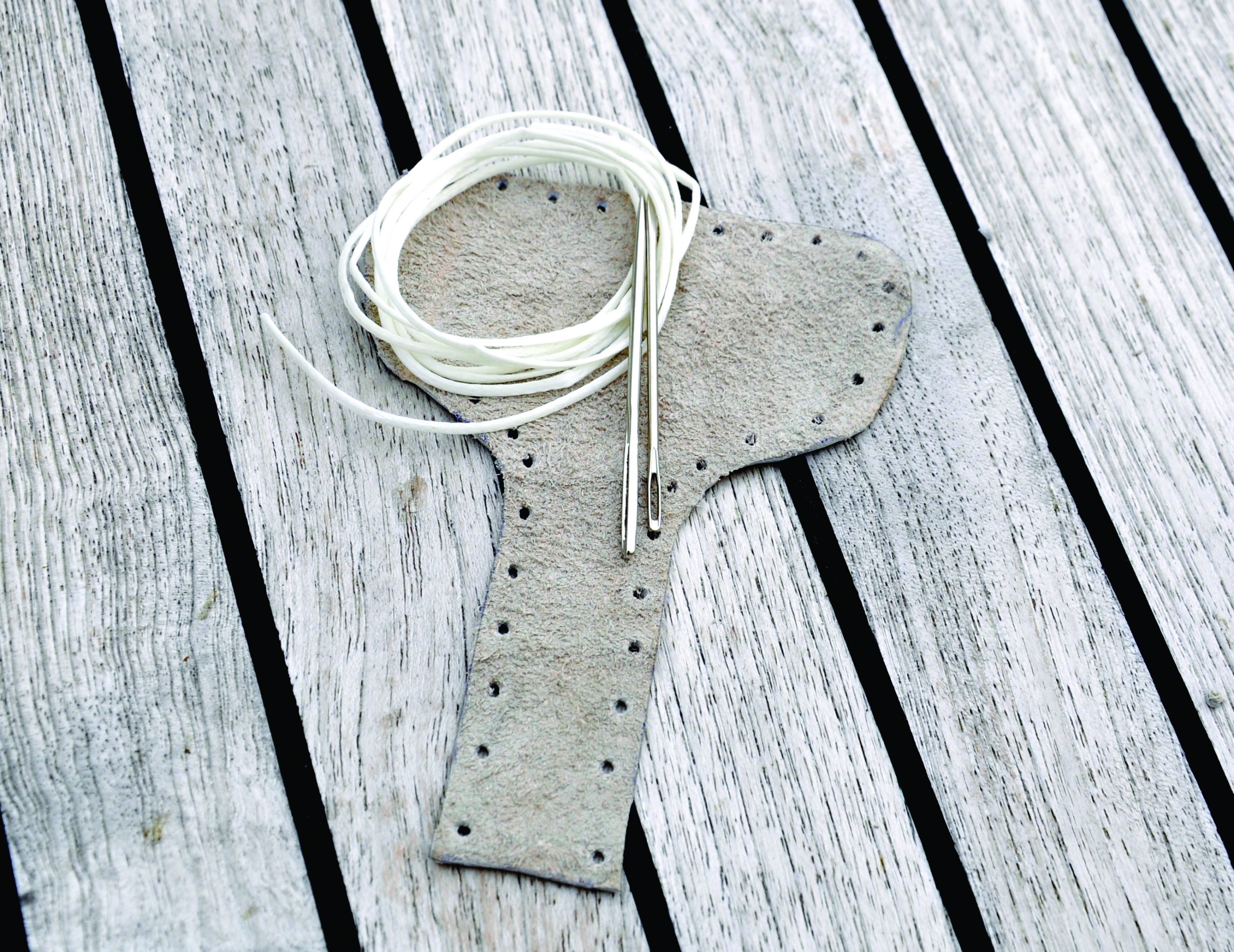 Leather protection for guardrail & stanchion - imagine 5